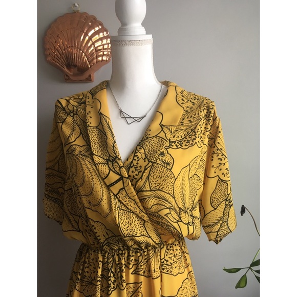 Positive Attitude Dresses & Skirts - {Vintage} 70s Era Floral Blouson Shirt Dress